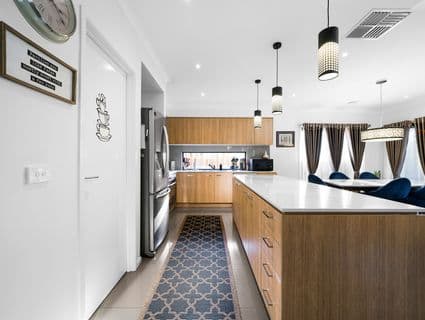 17 Swiss Way, Manor Lakes - Thumbnail 8