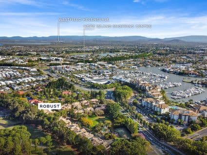 19/23 Santa Barbara Road, Hope Island - Image 1