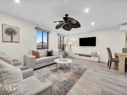 22 Taggerty Crescent, Narre Warren South - Thumbnail 2