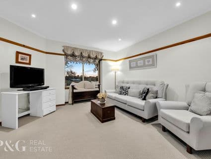 76 Lake View Drive, Narre Warren South - Thumbnail 2