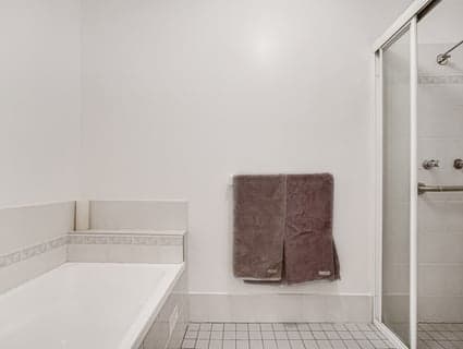 404, Caves Beach - Thumbnail 8