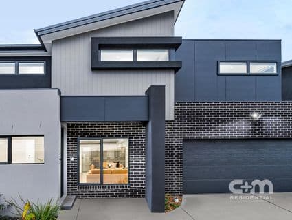 2/135 Loongana Avenue, Glenroy - Image 1
