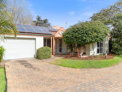 6/1 The Grove, Frankston South - Image 1
