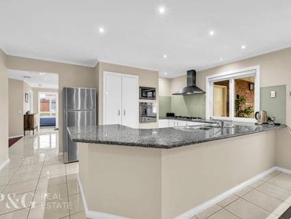 11 Oregon Court, Narre Warren South - Thumbnail 4