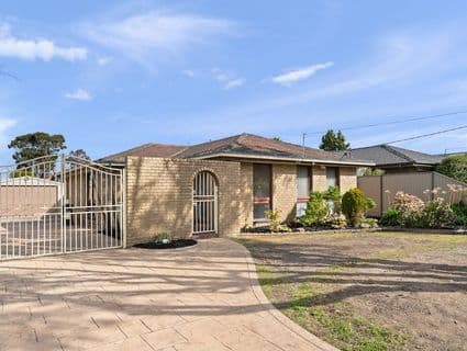 11 Milburn Place, Craigieburn - Image 1