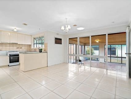 11 Milburn Place, Craigieburn - Thumbnail 2