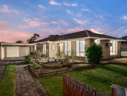 5 Gaynor Crescent, Gladstone Park - Image 1