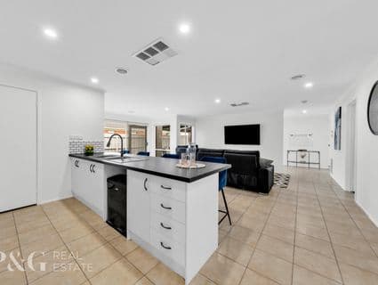 24 McCartney Drive, Narre Warren South - Thumbnail 6