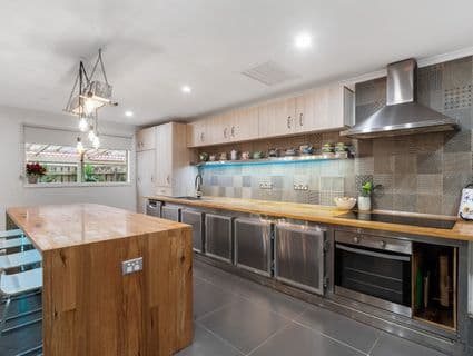 136 Clarendon Drive, Somerville - Thumbnail 4
