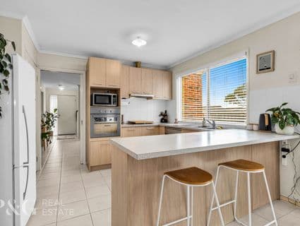 38 Raffindale Crescent, Cranbourne West - Thumbnail 2