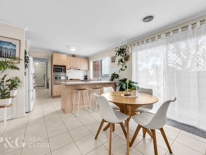 38 Raffindale Crescent, Cranbourne West - Thumbnail 3