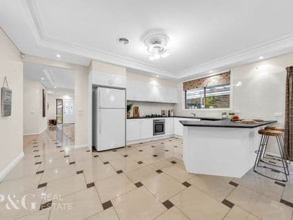 12 Rochford Place, Narre Warren South - Thumbnail 2