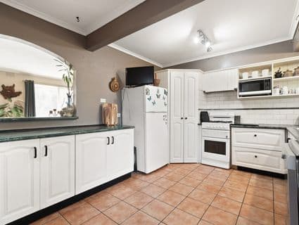 3 Yarrabee Court, Frankston - Thumbnail 7