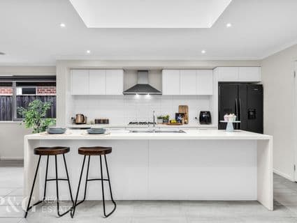 17 Prescott Drive, Cranbourne North - Thumbnail 2
