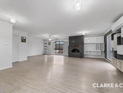 19 Crittenden Road, Glass House Mountains - Thumbnail 4