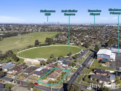 2 Henley Drive, Gladstone Park - Thumbnail 5