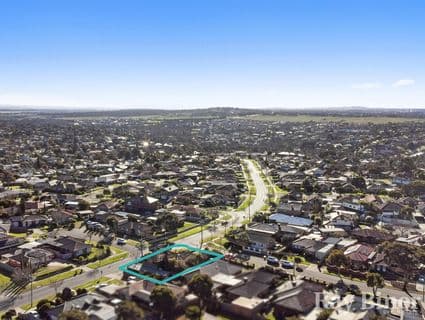 2 Henley Drive, Gladstone Park - Thumbnail 7