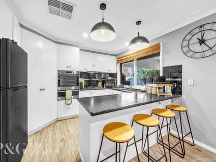 16 Meredith Close, Narre Warren South - Thumbnail 4