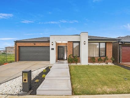 10 Strudel Road, Manor Lakes - Image 1