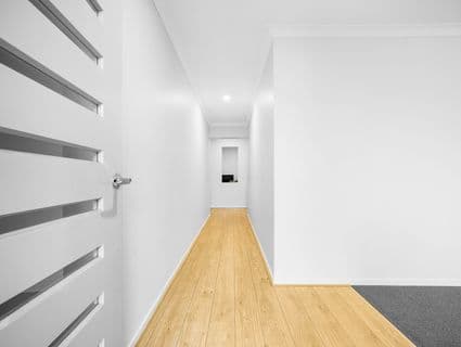 10 Strudel Road, Manor Lakes - Thumbnail 2