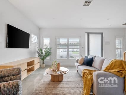 2/62 Cornwall Road, Pascoe Vale - Thumbnail 2