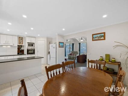12 Bayview Avenue, Tenby Point - Thumbnail 5