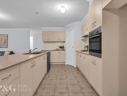 7 Palais Close, Narre Warren South - Thumbnail 5