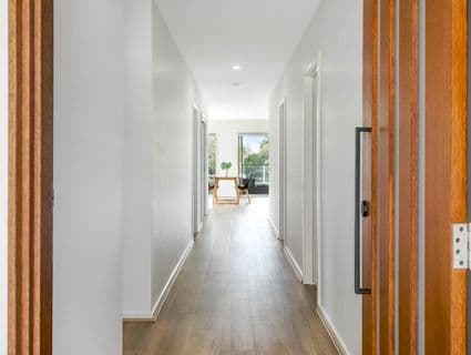 138 Mirador Drive, Mirador - Thumbnail 7