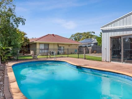 404, Crib Point - Image 1