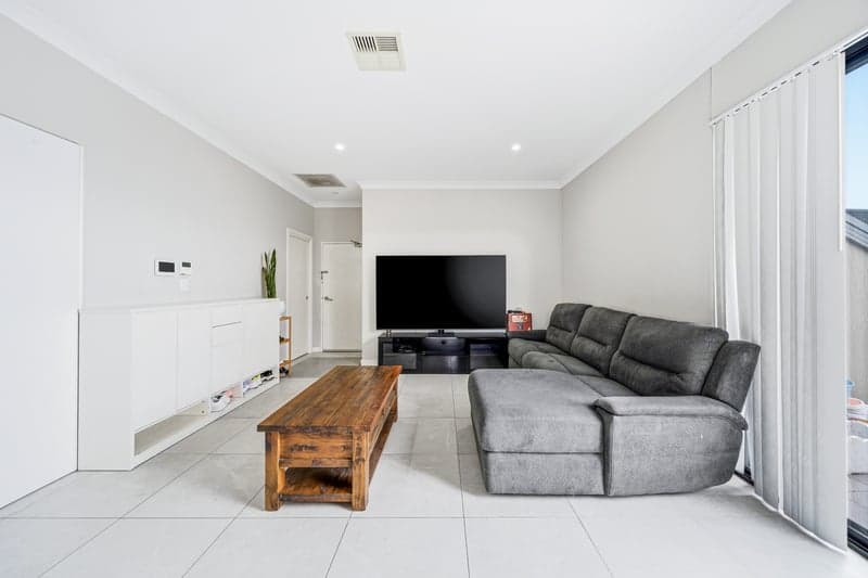 8a/14-16 Burraneer Bay Road, Cronulla, Canley Heights - Thumbnail 2
