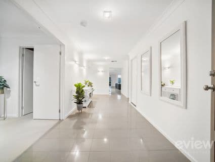 17 Ashburton Avenue, Manor Lakes - Thumbnail 2