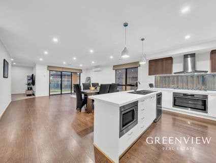 28 Wheelers Park Drive, Cranbourne North - Thumbnail 2