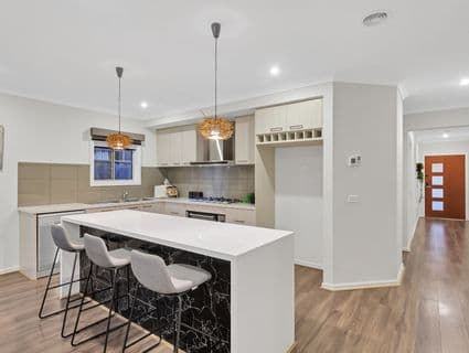 12 Honeyblossom Street, Manor Lakes - Thumbnail 6