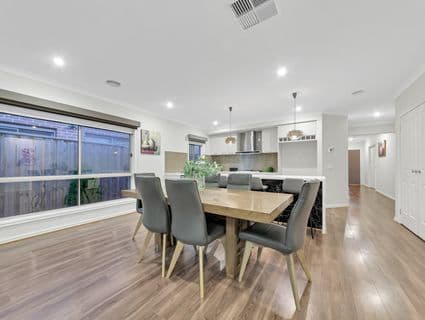 12 Honeyblossom Street, Manor Lakes - Thumbnail 8