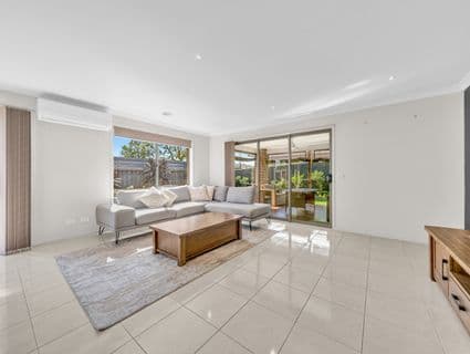24 Dusky Bells Drive, Cranbourne West - Thumbnail 6
