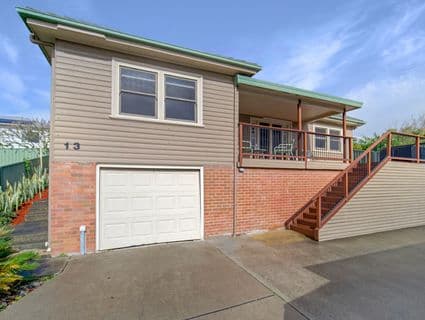 13 Thompson Street, Marks Point - Image 1