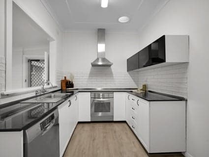 13 Thompson Street, Marks Point - Thumbnail 4
