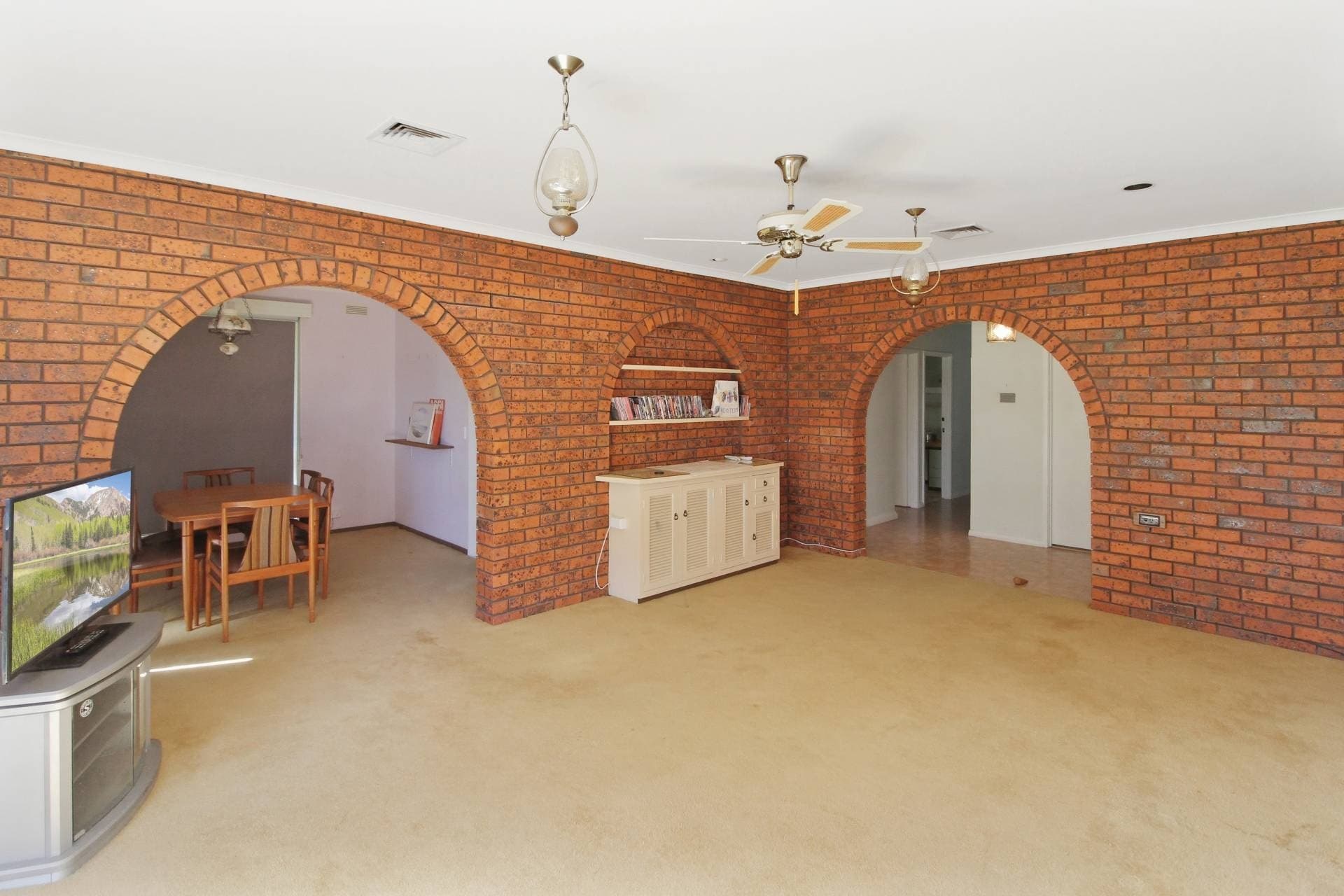 SPACIOUS, SOLID & PACKED WITH POTENTIAL ON 992m², Paynesville
    7 Rex Street VIC, Paynesville 7 Rex Street - Thumbnail 5
