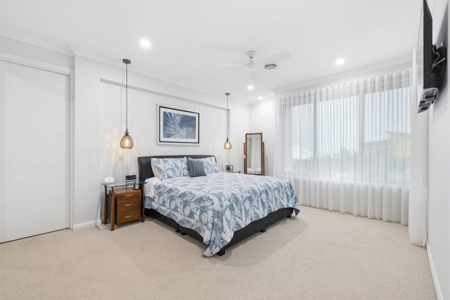 IMMACULATE, IMPRESSIVE & DESIGNED TO ENTERTAIN, Paynesville
    29 Eagle Bay Terrace VIC, Paynesville 29 Eagle Bay Terrace - Thumbnail 3