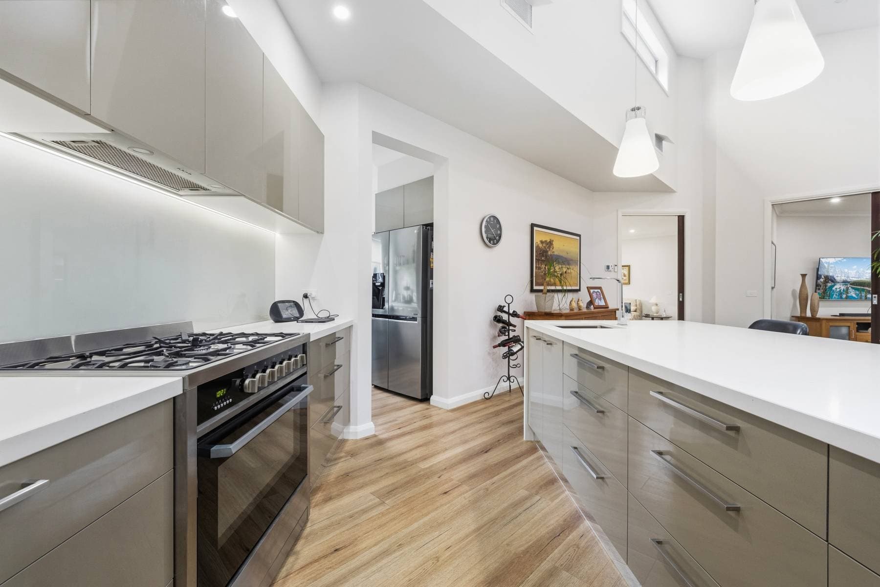 IMMACULATE, IMPRESSIVE & DESIGNED TO ENTERTAIN, Paynesville
    29 Eagle Bay Terrace VIC, Paynesville 29 Eagle Bay Terrace - Thumbnail 6