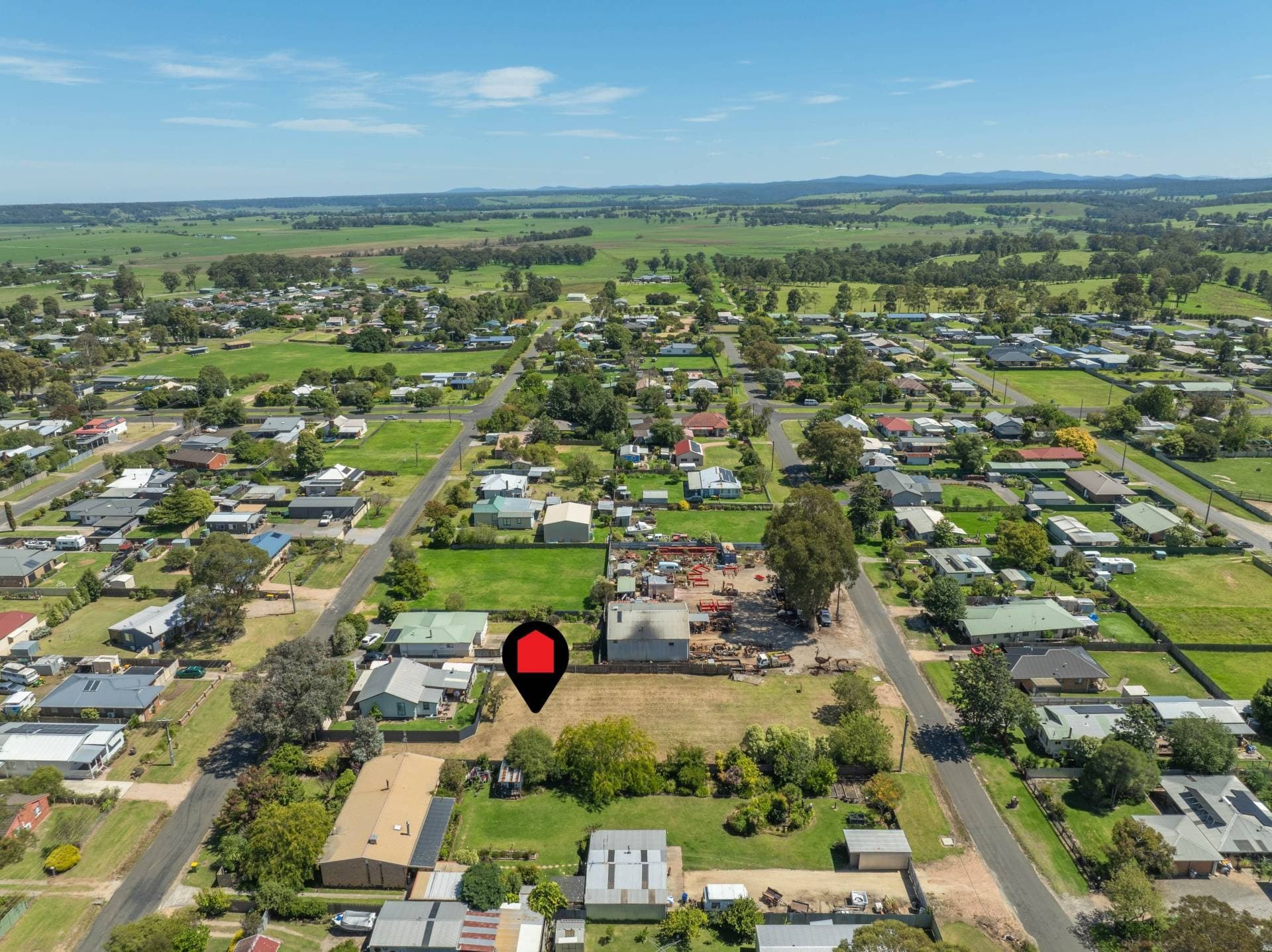 READY TO BUILD ALLOTMENT ON THE EDGE OF TOWN, Orbost
    57 Evans St VIC, Orbost 57 Evans St - Thumbnail 3