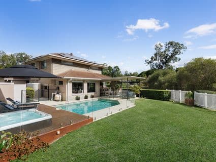 11 Cedar Court, Brookfield - Image 1