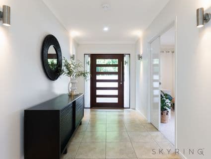 11 Cedar Court, Brookfield - Thumbnail 2