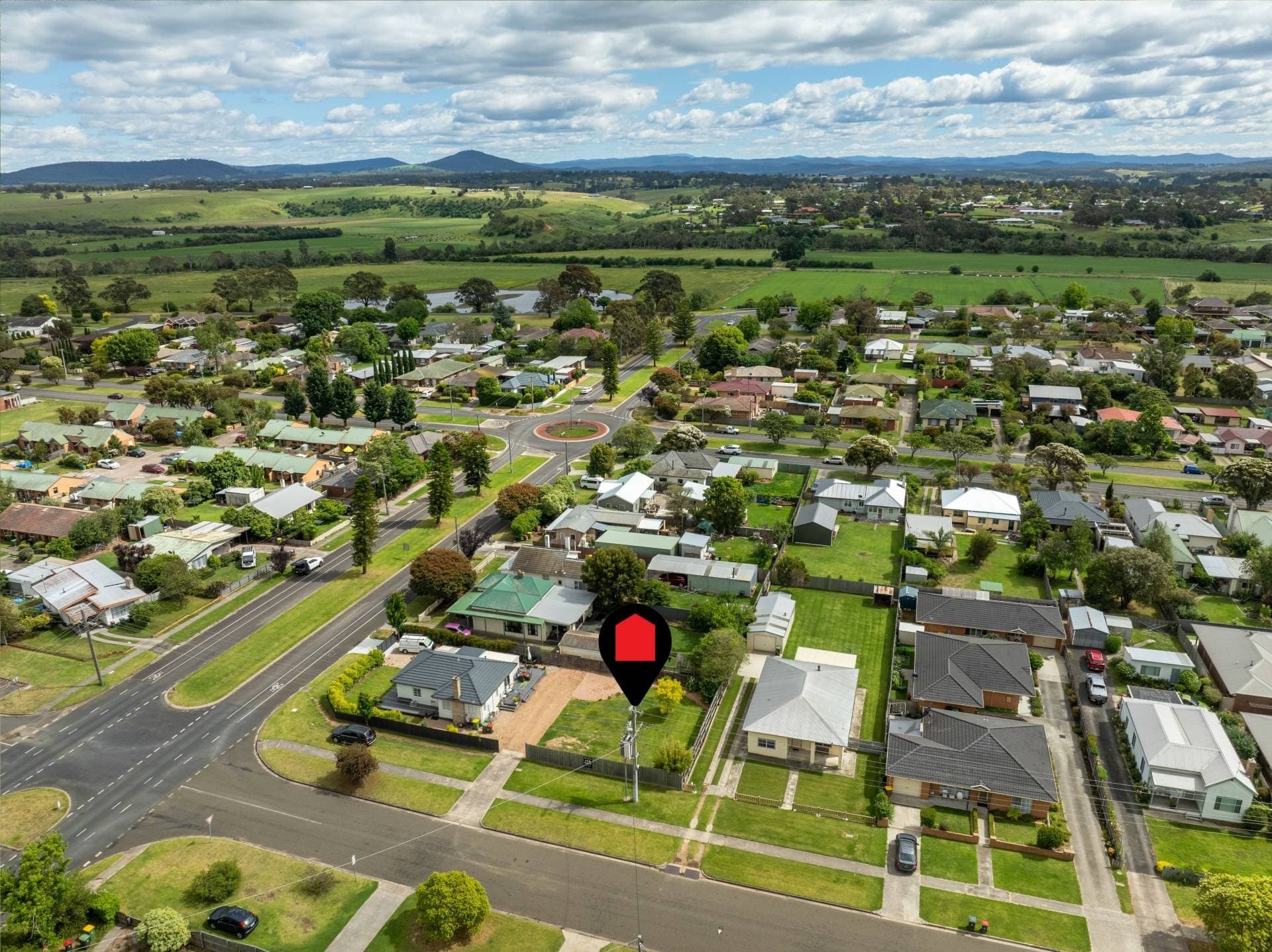PRIME CORNER BLOCK IN THE HEART OF BAIRNSDALE, Bairnsdale
38 Ross St VIC, Bairnsdale 38 Ross St - Image 1