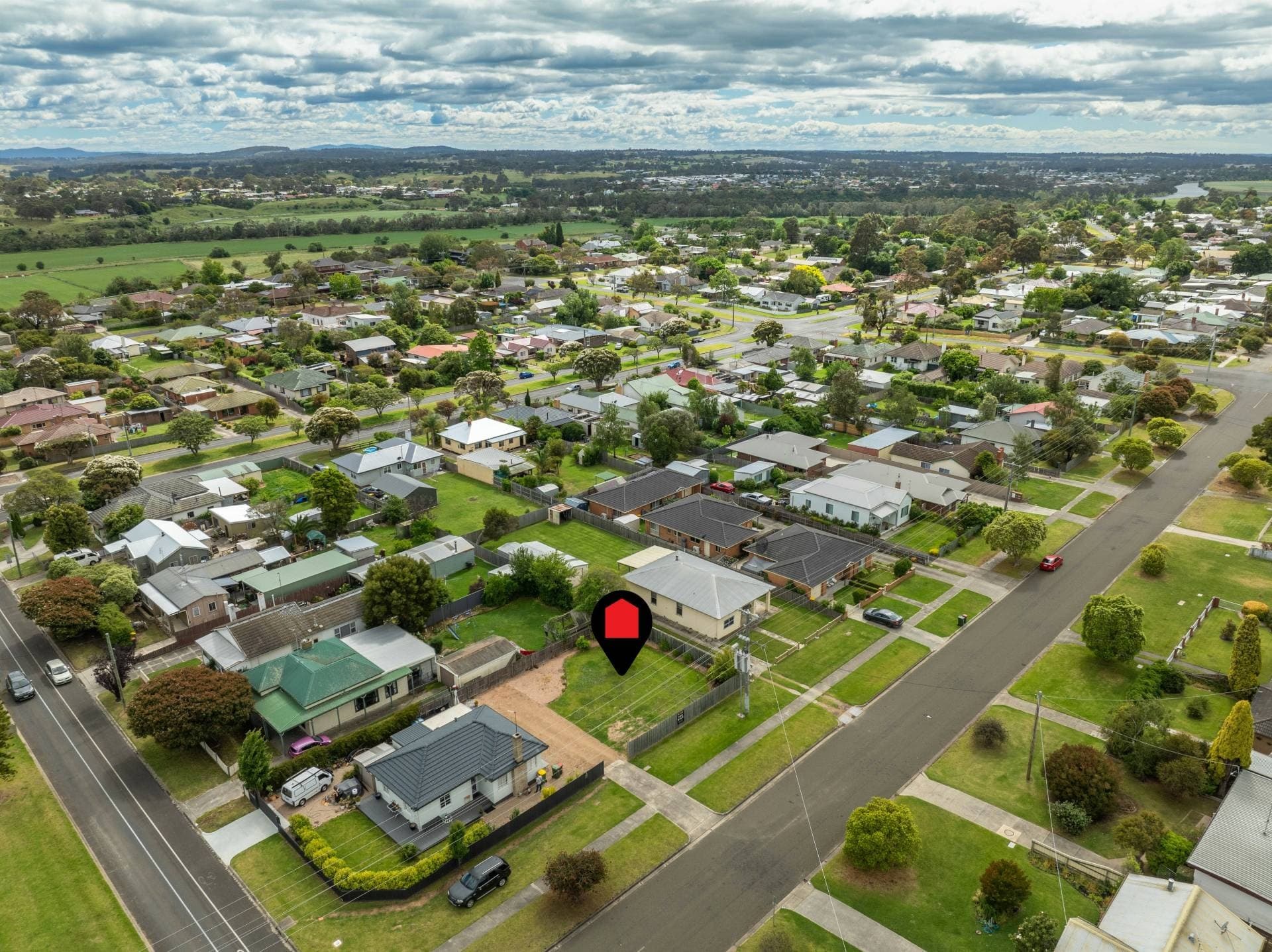 PRIME CORNER BLOCK IN THE HEART OF BAIRNSDALE, Bairnsdale
    38 Ross St VIC, Bairnsdale 38 Ross St - Thumbnail 5