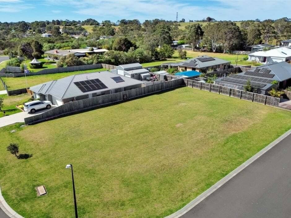 BUILD YOUR DREAM HOME BY THE WATER – PRIME LAND IN EAGLE POINT, Eagle Point
    6 Yalca Mews VIC, Eagle Point 6 Yalca Mews - Thumbnail 3