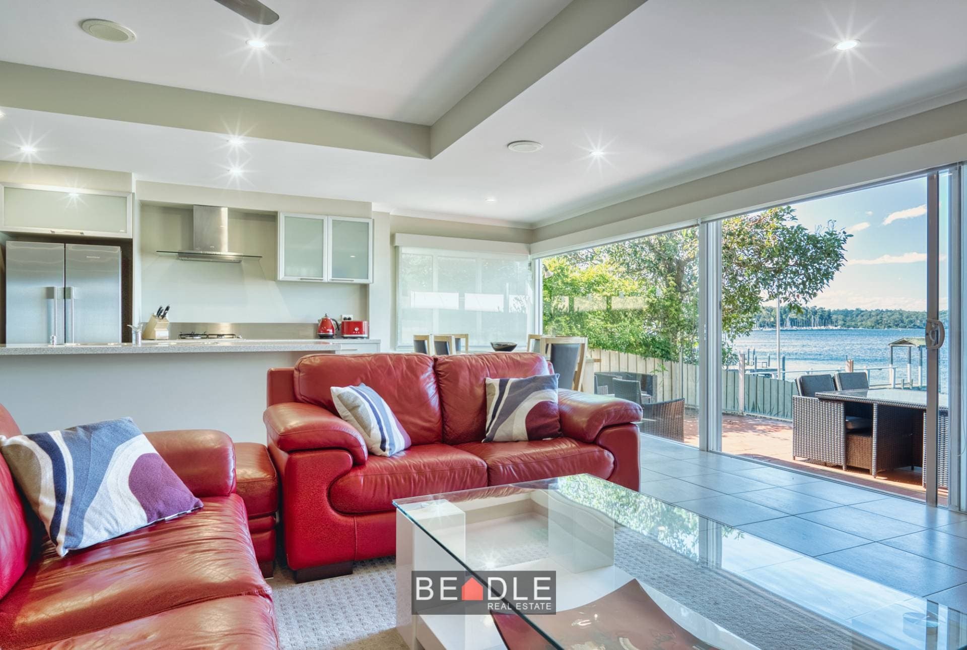 'BANCROFT VIEWS 3' - LAKEFRONT LUXURY WITH PRIVATE JETTY, Metung
    2, 28 Metung Road VIC, Metung 2, 28 Metung Road - Thumbnail 4