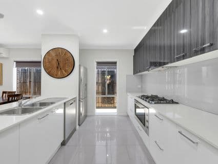 46 Trillium Boulevard, Mickleham - Thumbnail 3