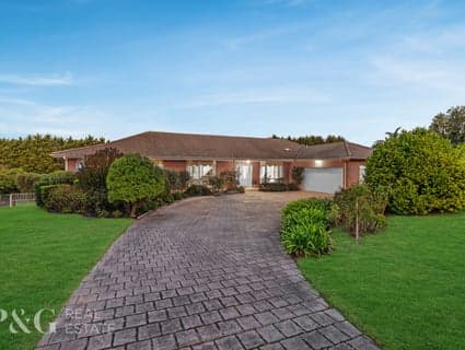 17-18 Eden Grove, Narre Warren South - Image 1