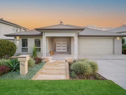 129 Surfside Drive, Catherine Hill Bay - Thumbnail 2